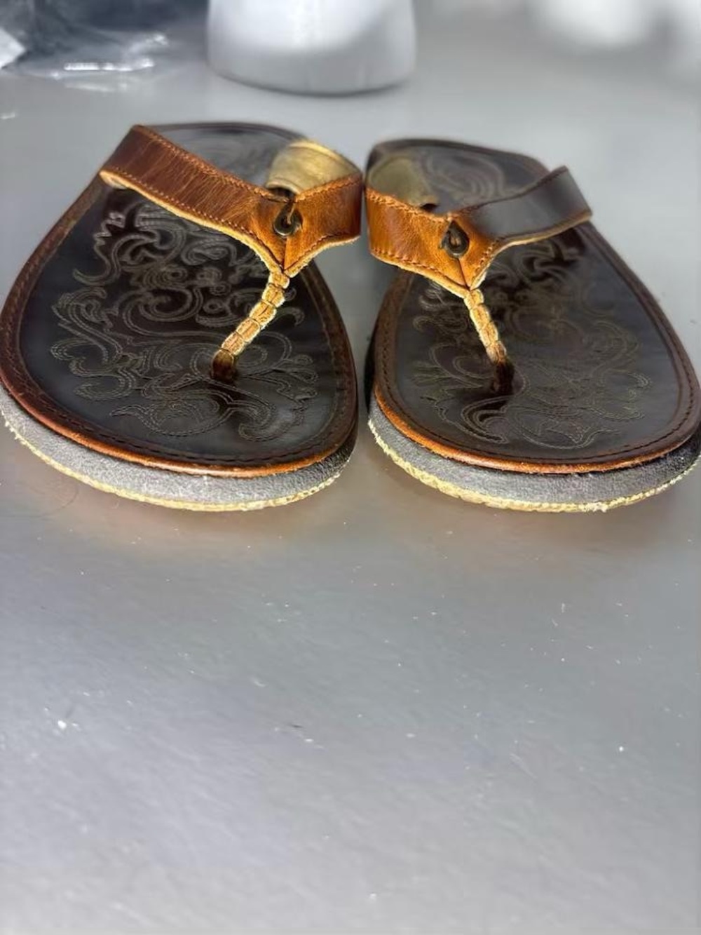OluKai Paniolo Women Size 6 Leather Beach Sandals Flip Flops Western Embroidery - Picture 11 of 11
